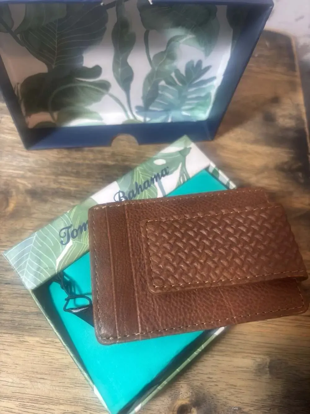 NIB Tommy Bahama Cognac Leather Magnetic Money Clip Card Case Wallet